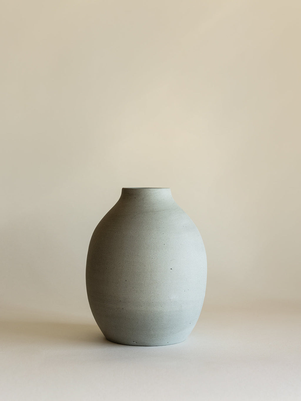 Ari Vase