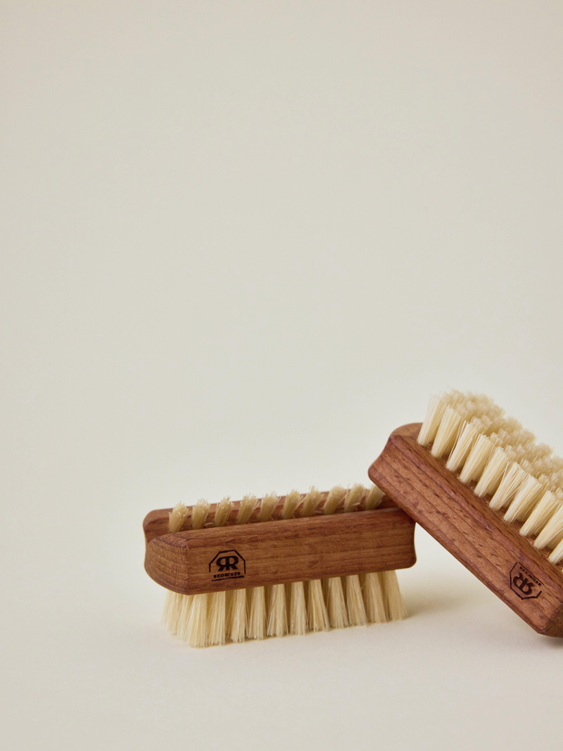 Travel Nail Brush