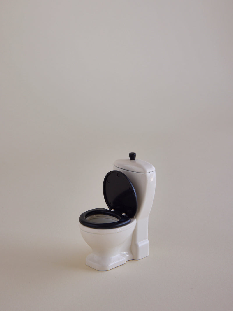 Oliver Toilet