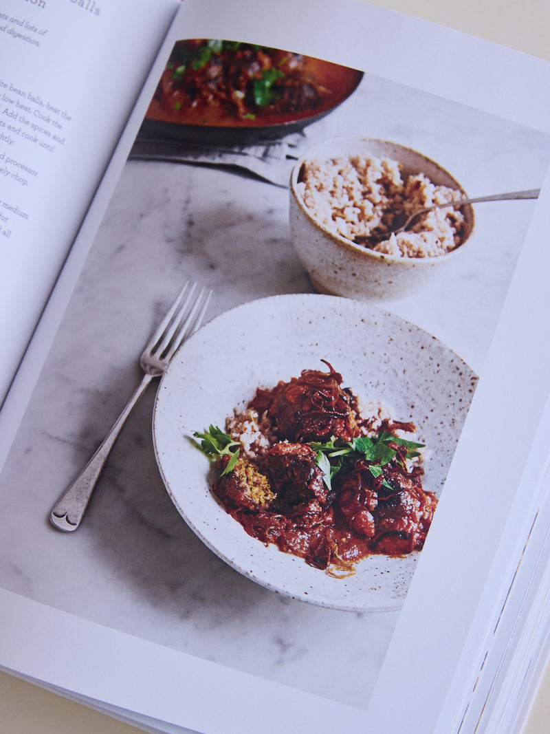 The Beauty Chef: 150 Gluten- and Dairy-Free Recipes for Radiant Skin, Gut Health and Wellbeing